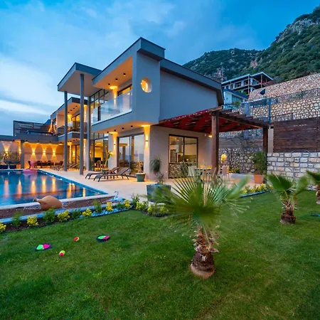 Ovaly Villa *