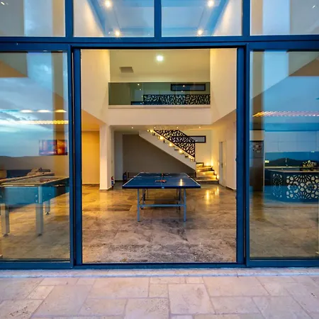 Ovaly Vila Kaş