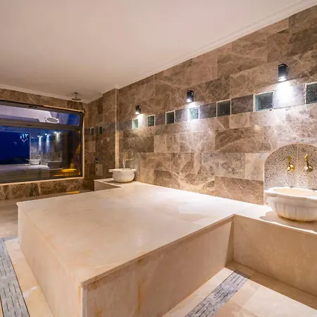 Villa Ovaly *